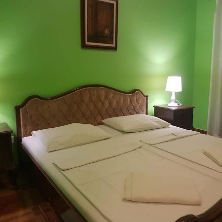 Hotel Palace Vrkljan Karlobag Exteriör bild