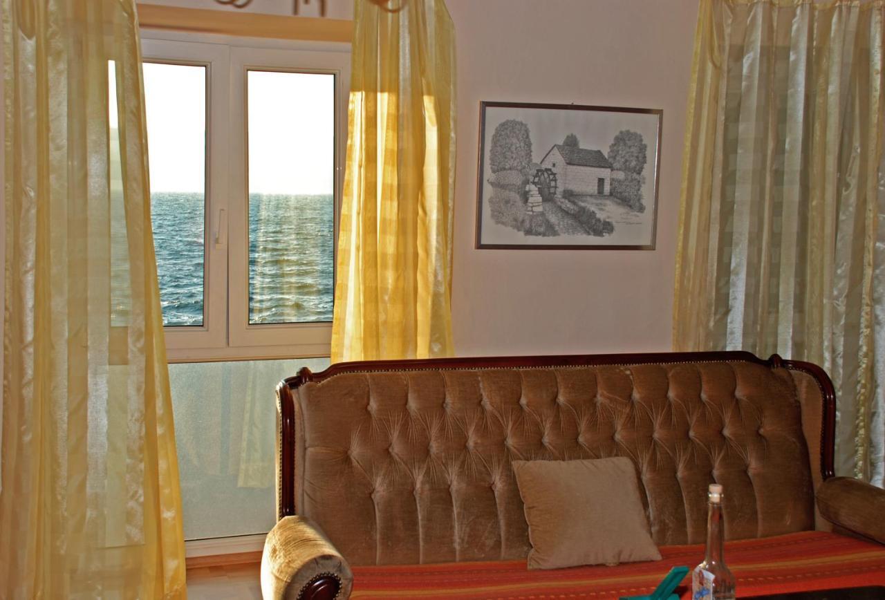 Hotel Palace Vrkljan Karlobag Rum bild