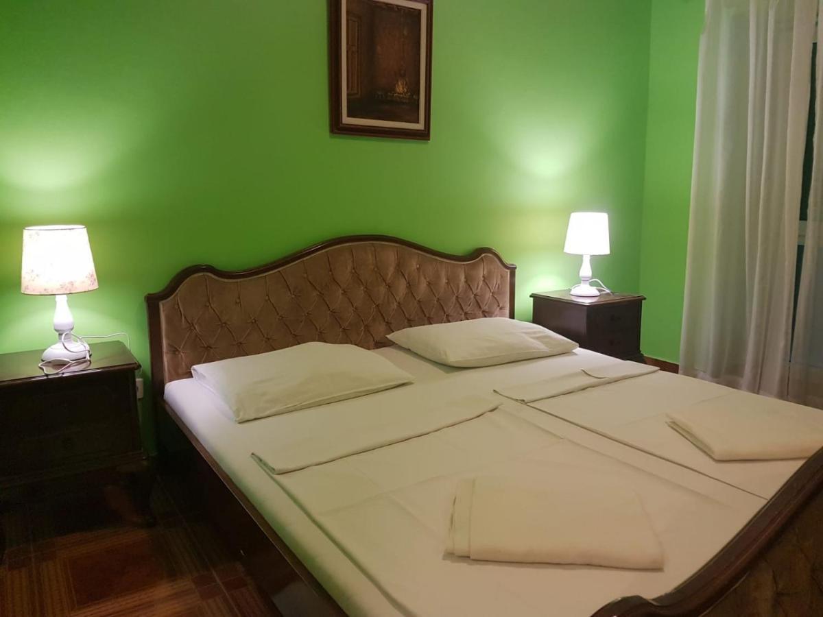 Hotel Palace Vrkljan Karlobag Exteriör bild